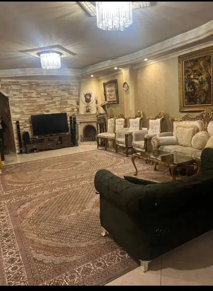 ۱۱۱ متر دو خوابه ، تک واحدی ( خوش نقشه )