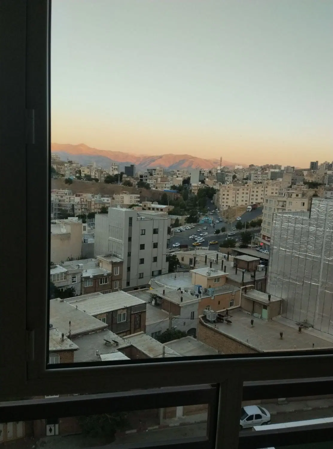 فروش یک واحد ویلایی روبروی دانشگاه کردستان