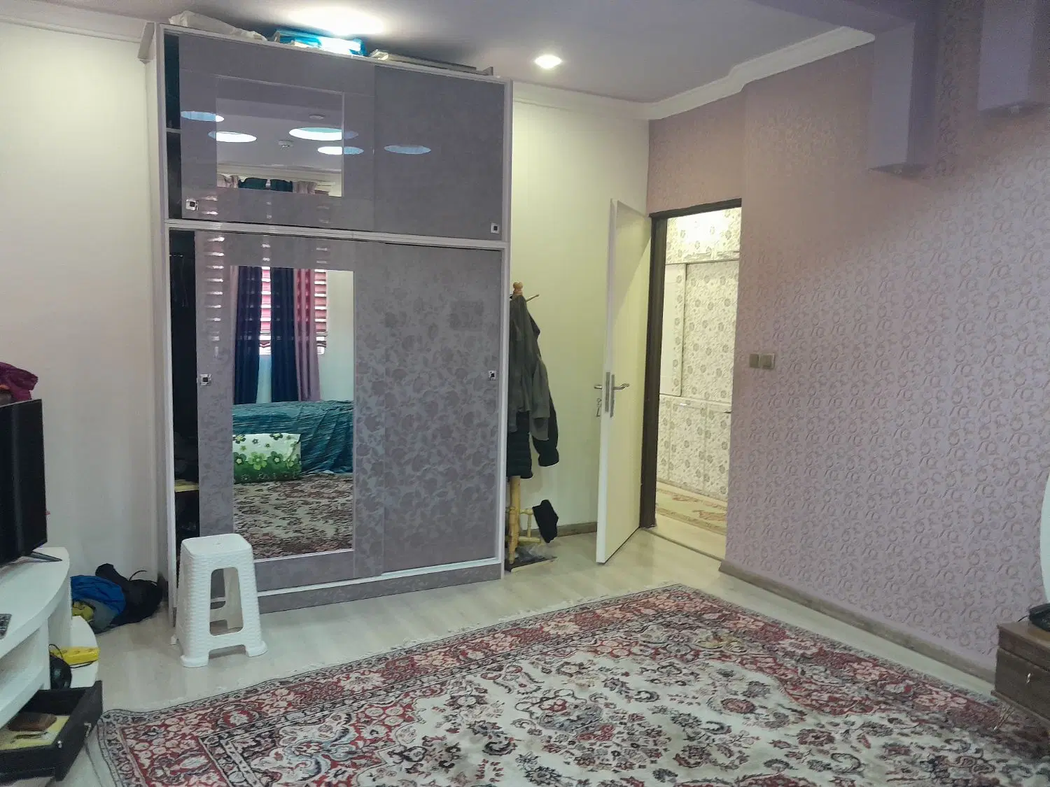 واحد راه جدا طبقه همکف آپارتمانی