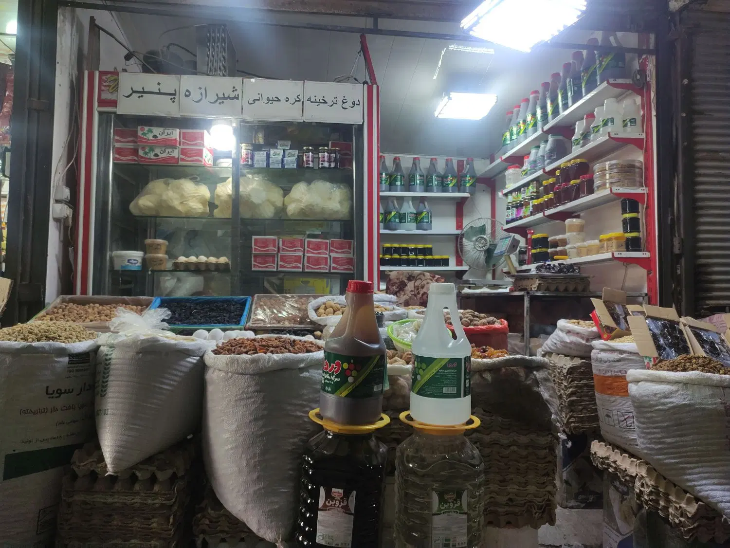 فروش دکه داخل بازارروز