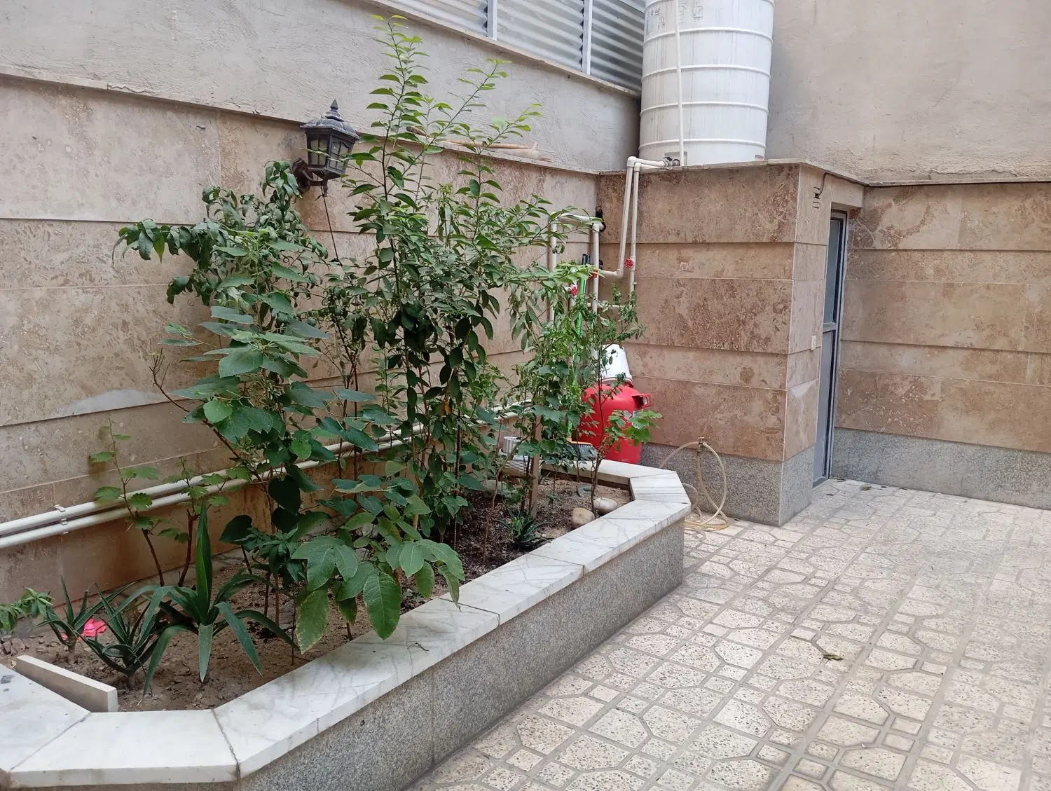 کلنگی ۱۱۴متری نبرد شمالی فایل املاک است