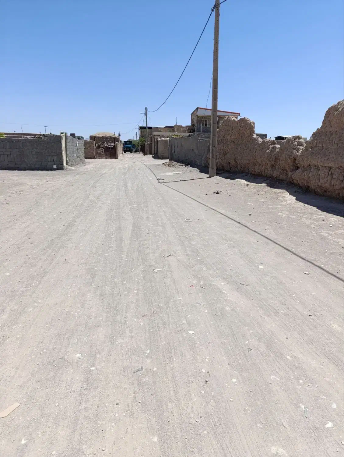 زمین مکی آباد