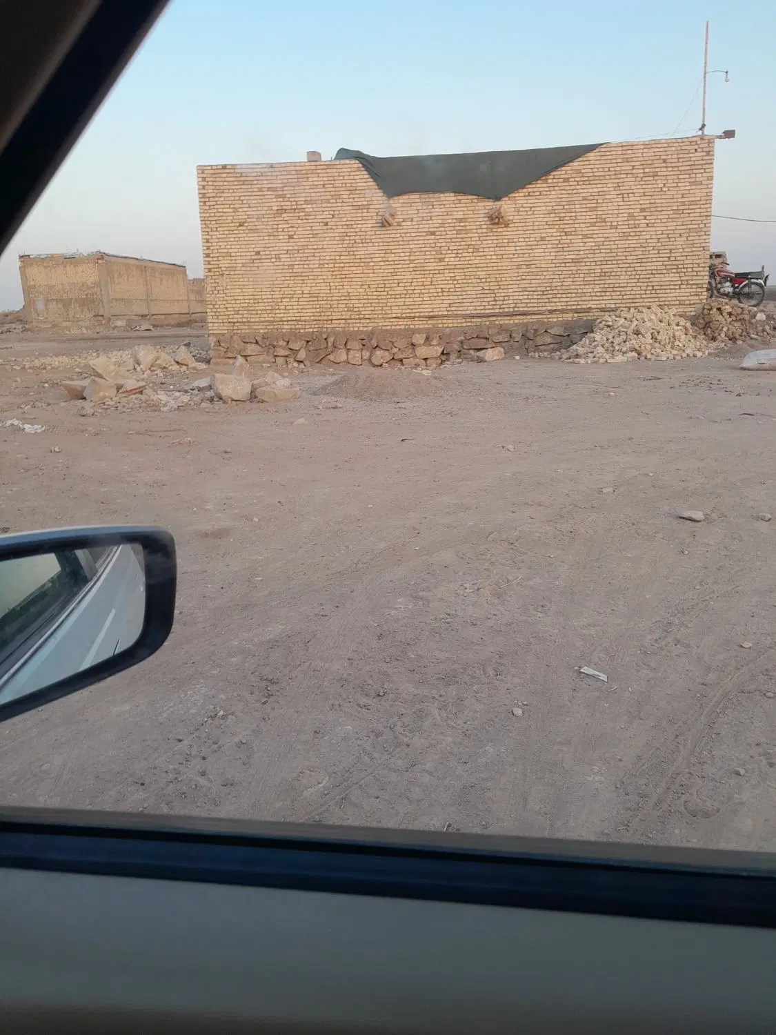 زمین ۱۰۰ متری  مربع