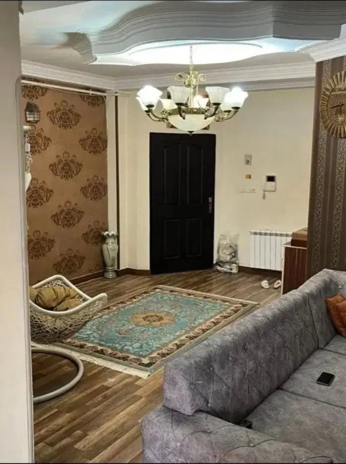 نوروزیان دو خواب ۷۵ متر در بنگاه ** شهر من **