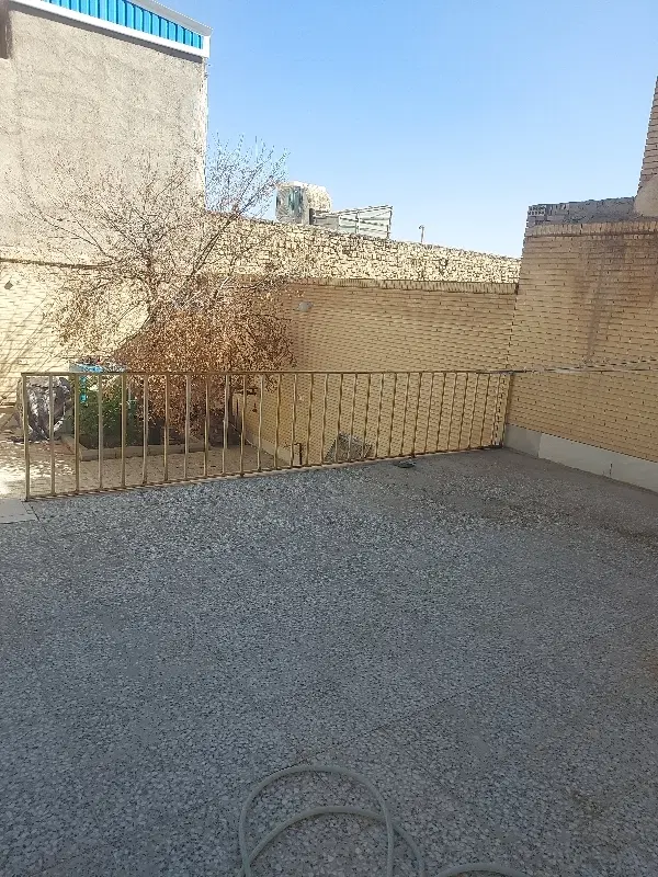 یک واحد طبقه بالا شیک وبزرگ
