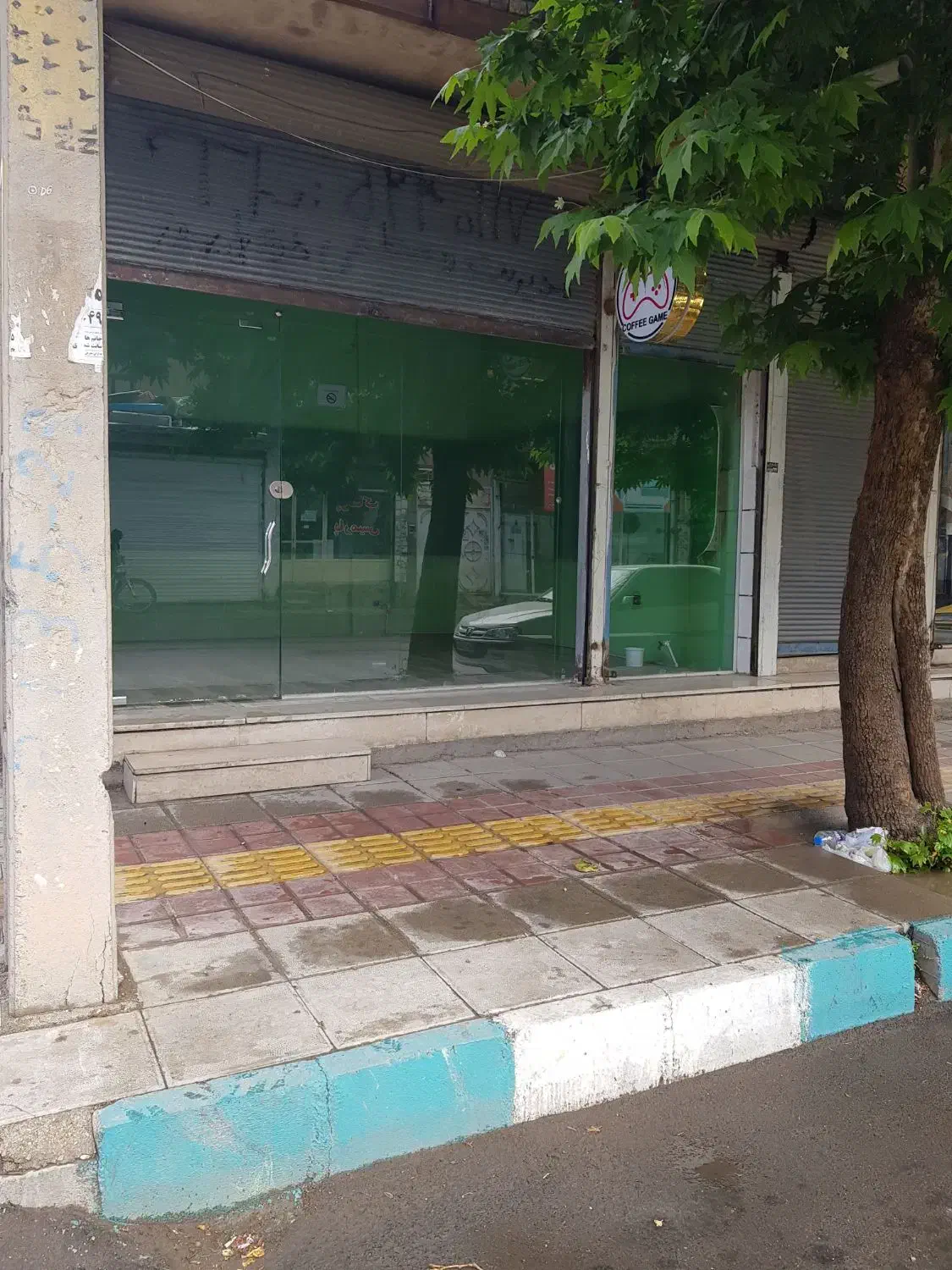 مغازه ۲۰ متری خیابان معلم