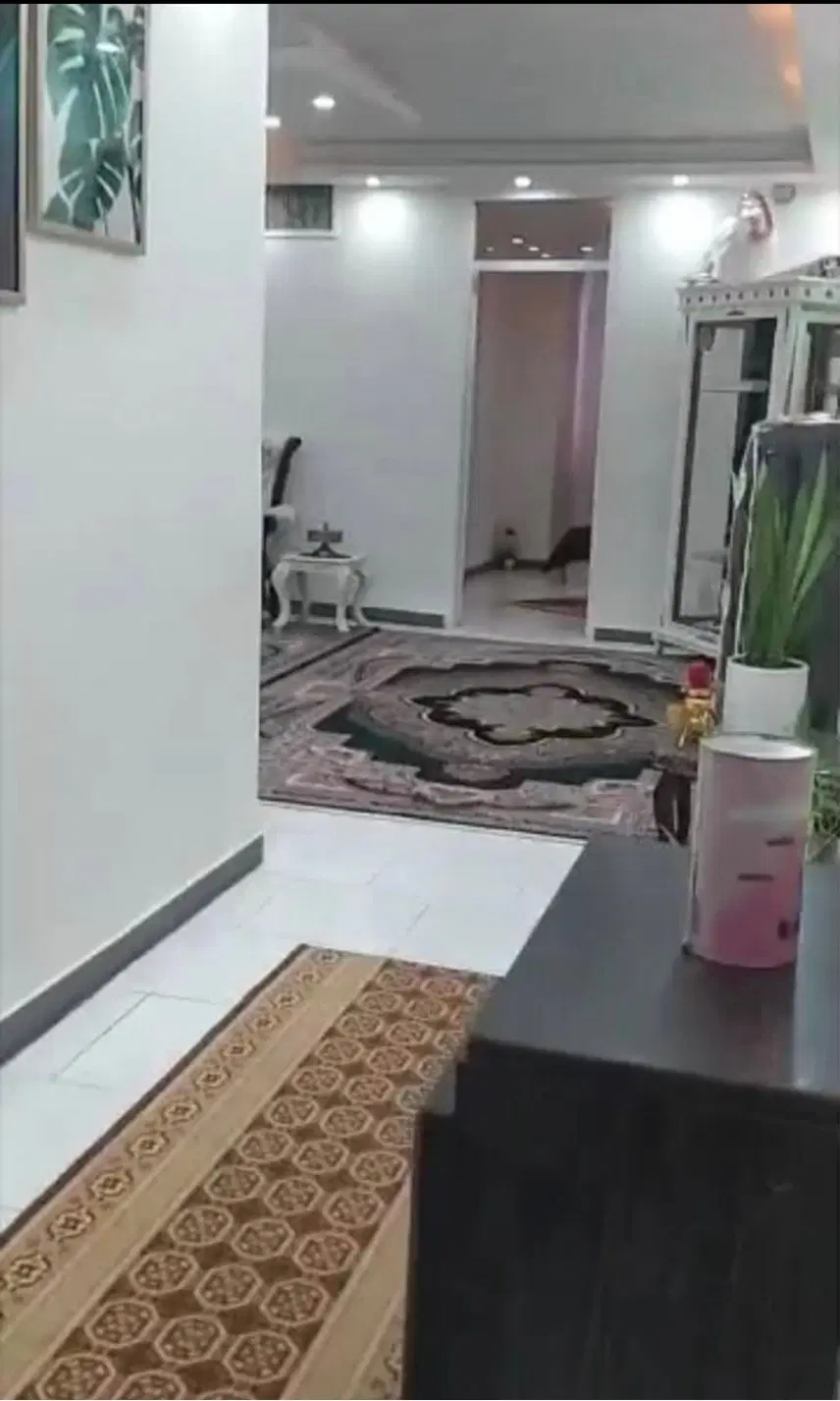 واحد اپارتمان ۸۰متر گلشهر طبقه دوم رو‌به نما