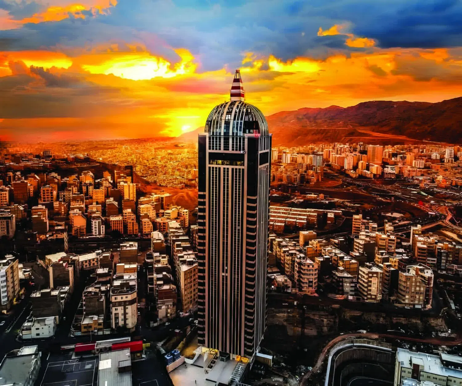 رهن و اجاره حیاط90متری در گرو(صدوقی)