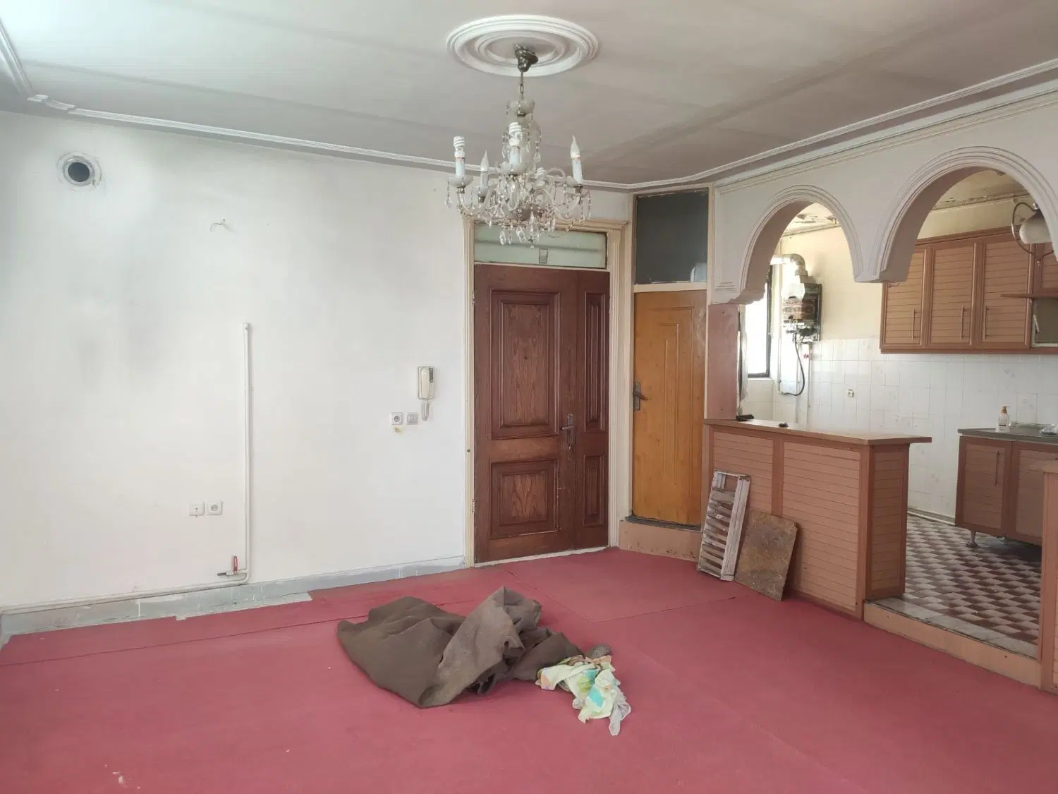 آپارتمان طبقه دوم تک واحدی.