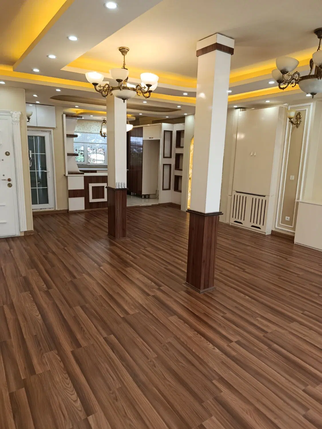 رهن کامل دو طبقه هرکدام سرویس کامل در بر خ گرو