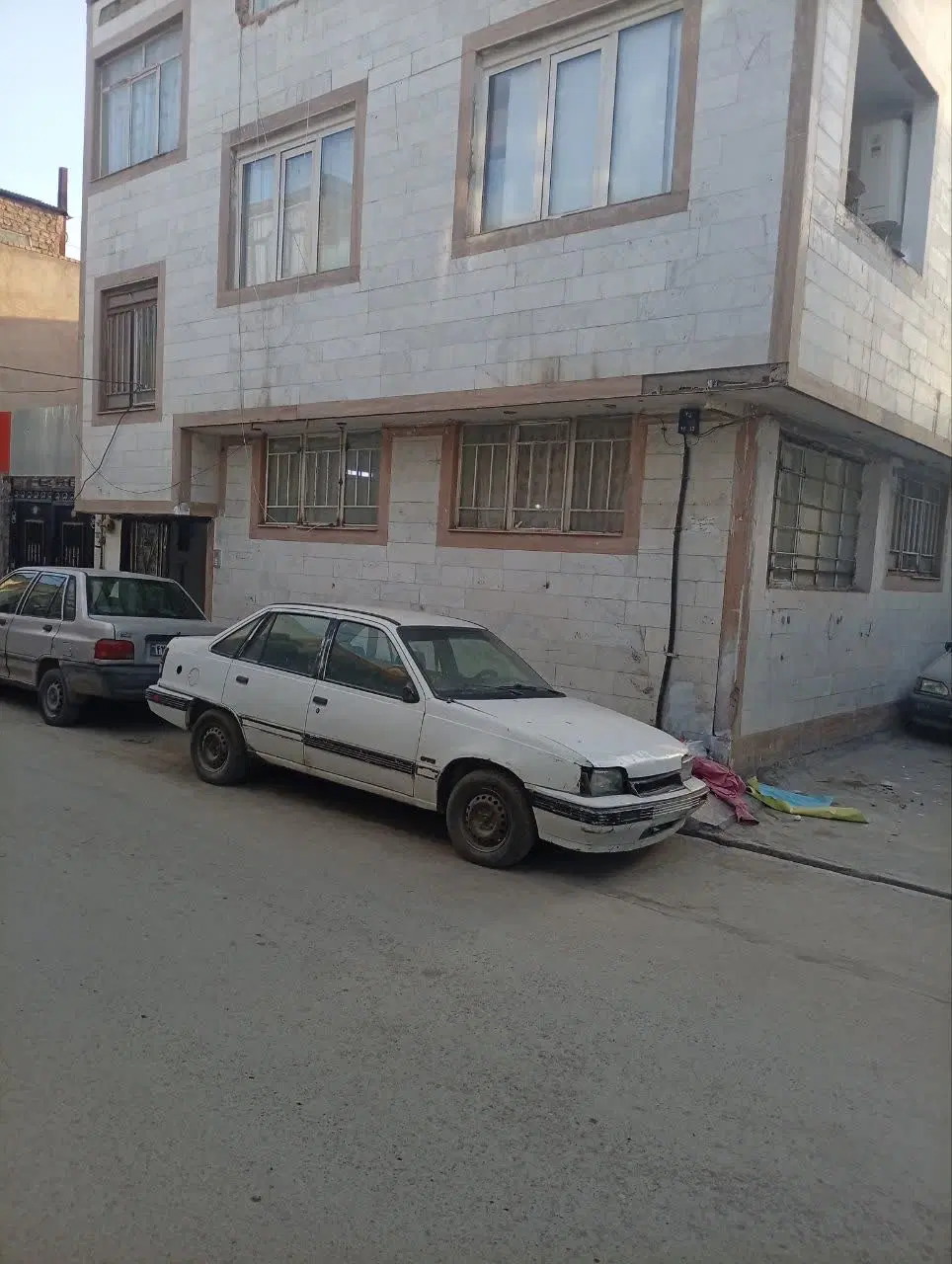 آپارتمان طبقه همکف دونبش
