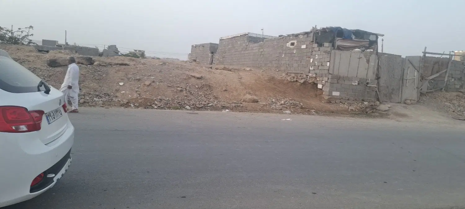 زمین ۲۴۰ متری مدارک تکمیل دو نبش  کمب مراد آباد