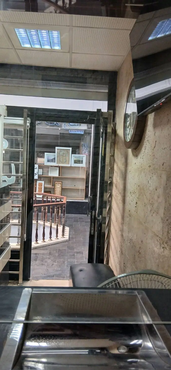 مغازه ۱۵ متری صادقیه داخل پاساز پاخور خوب