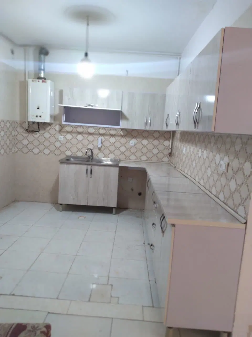 طبقه اول از ساختمان دوطبقه