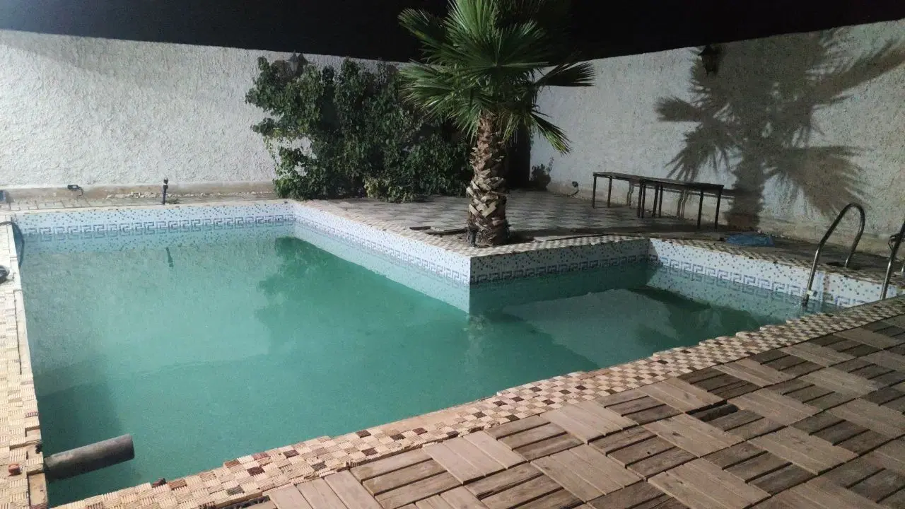 اجاره روزانه و ساعتی باغ استخردار در زردنجان