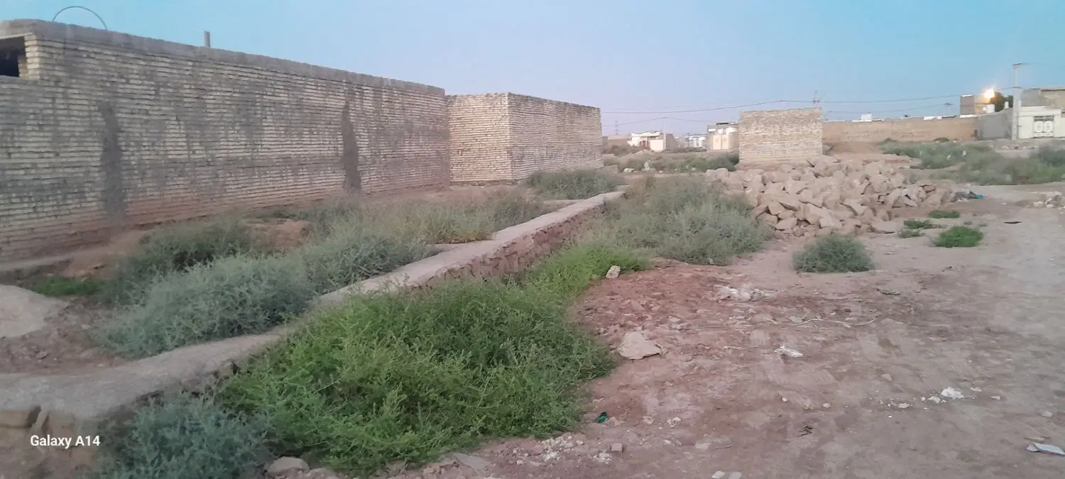 زمین ۱۷۰متری سنگ کاری شده