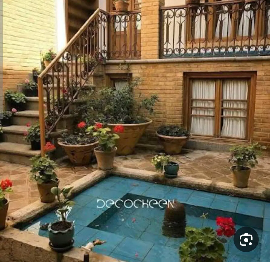 خانه ویلایی دوطبقه شیروانی