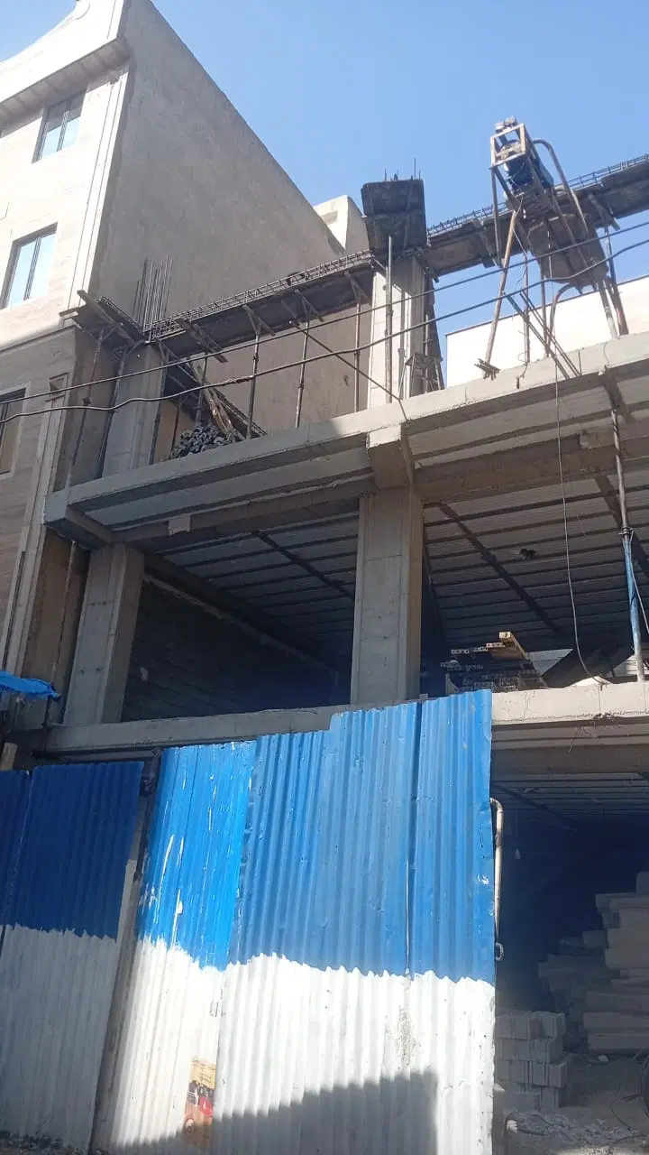 ۹۱ متر طبقه اول با پارکینگ و انباری ۳۰٪پیشرفت کار