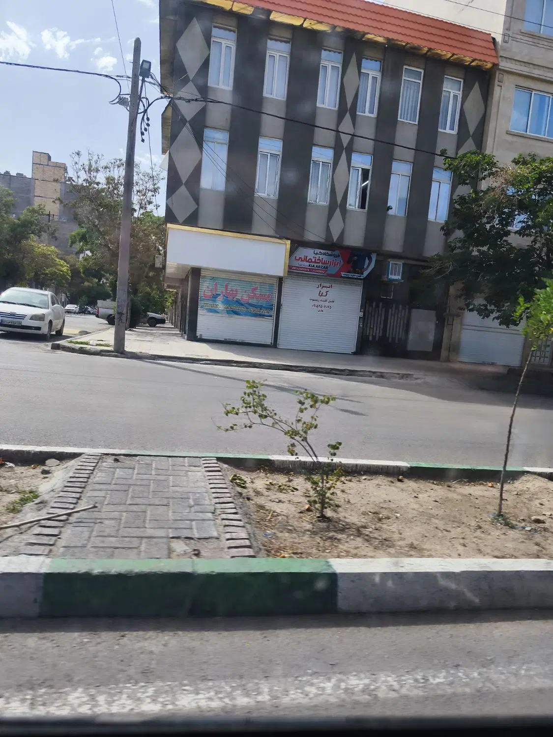 آپارتمان طبقه اول سر دو نبش