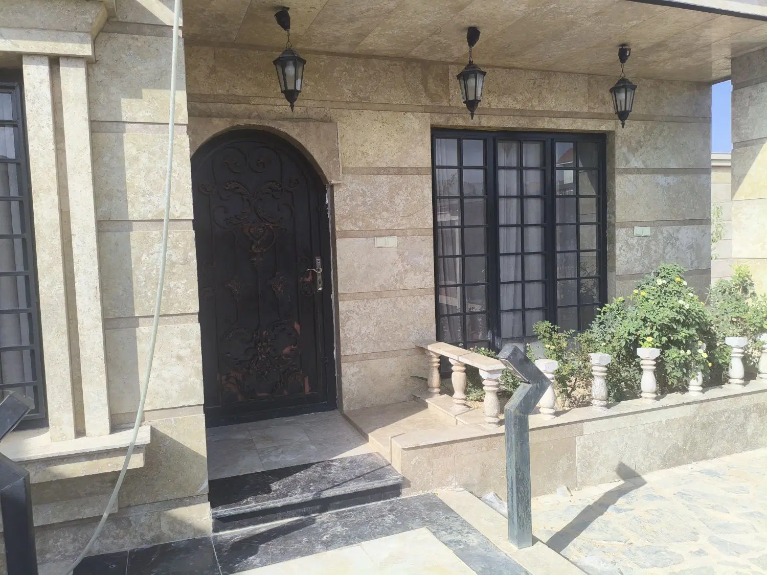 خونه باغ و سویت قلات مبله روزانه وساعتی