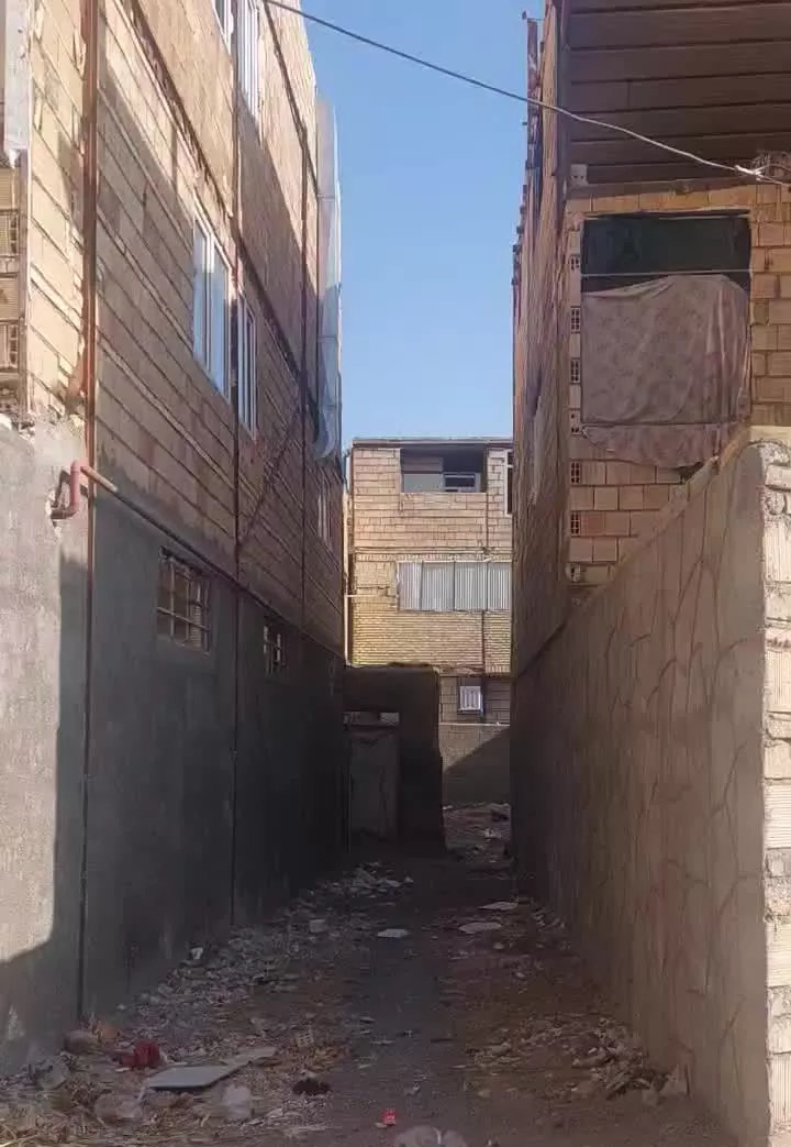 ۱۳۰ متر زمین با مجوز یک طبقه