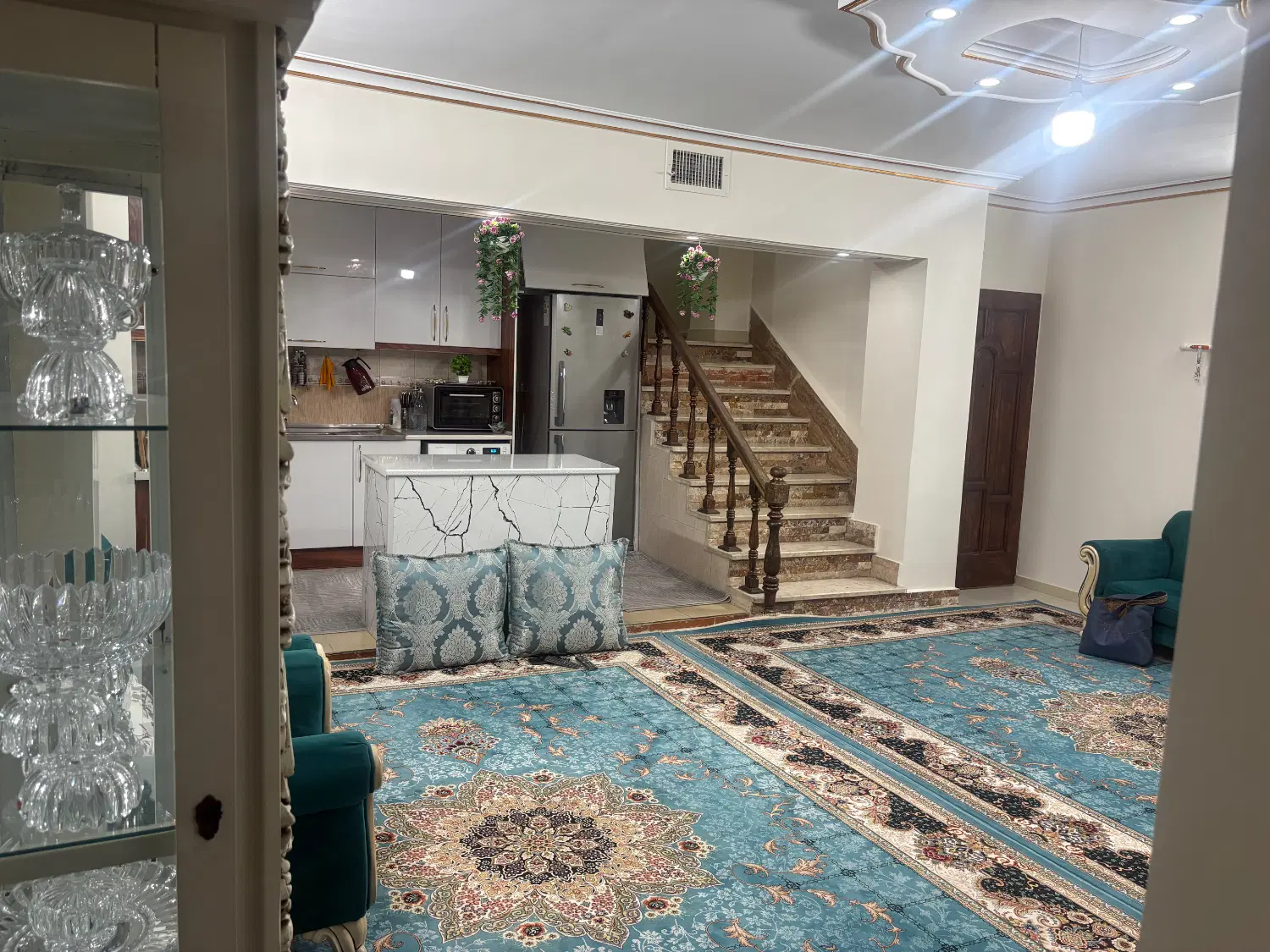 اپارتمان حیاط دار
