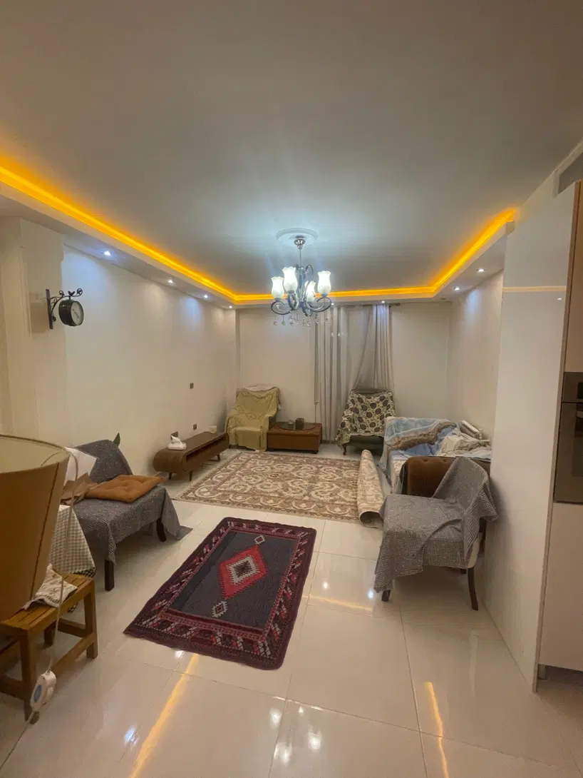 ۷۰ متر با پارکینگ
