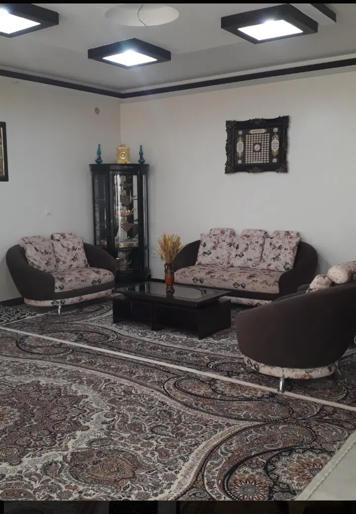 هم خونه خانم