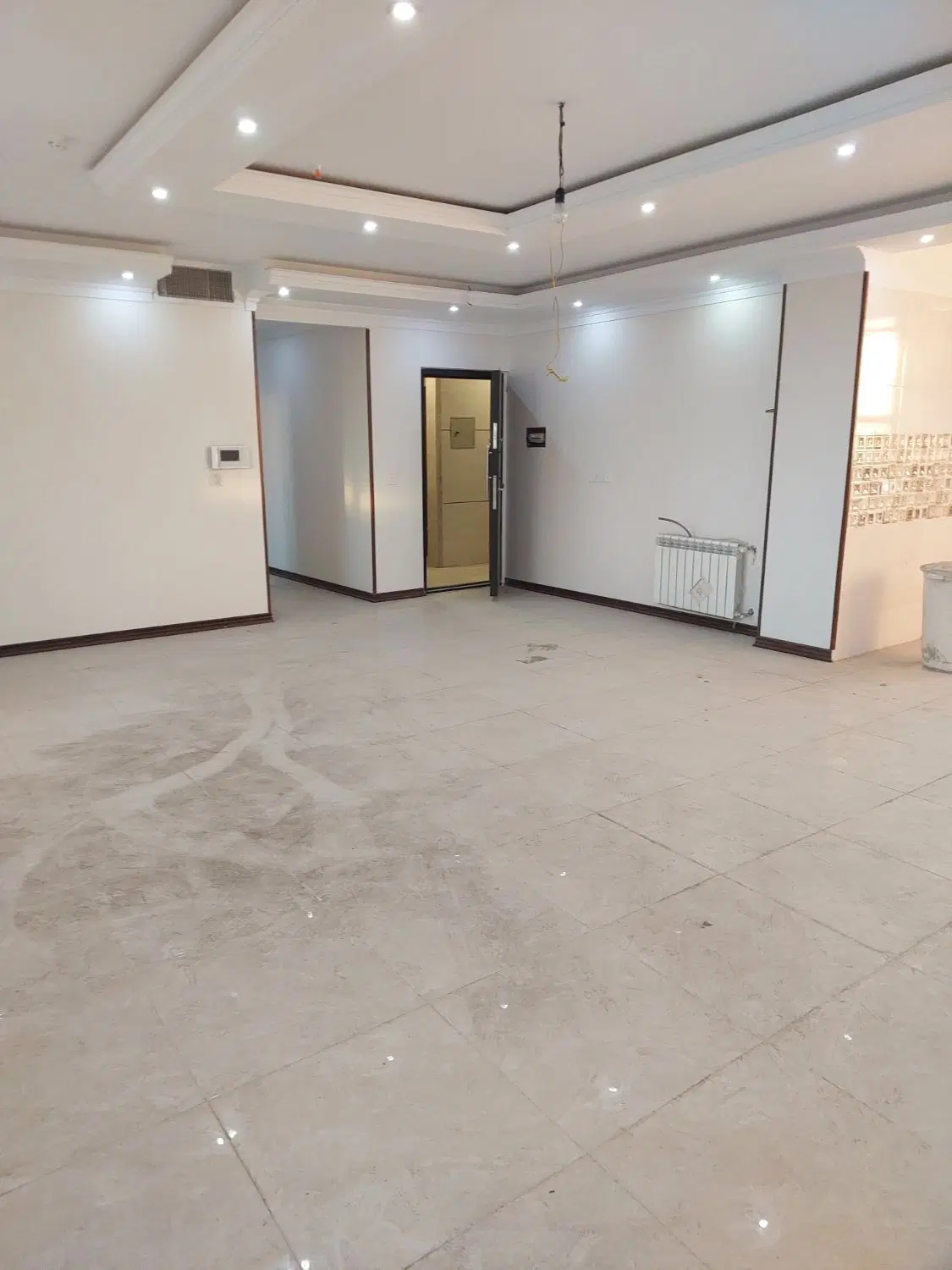 ۱۲۰ متری تک واحد اول گلبرگ غربی