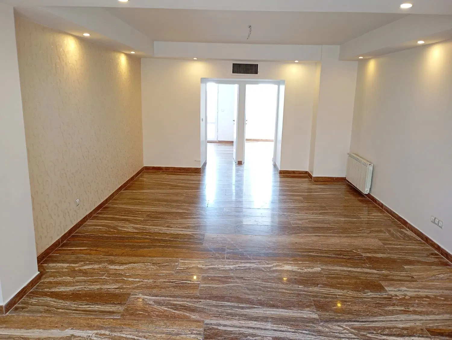 ۱۰۰ متر فوق لوکس_دو‌ خواب_فول امکانات_ تراورتن