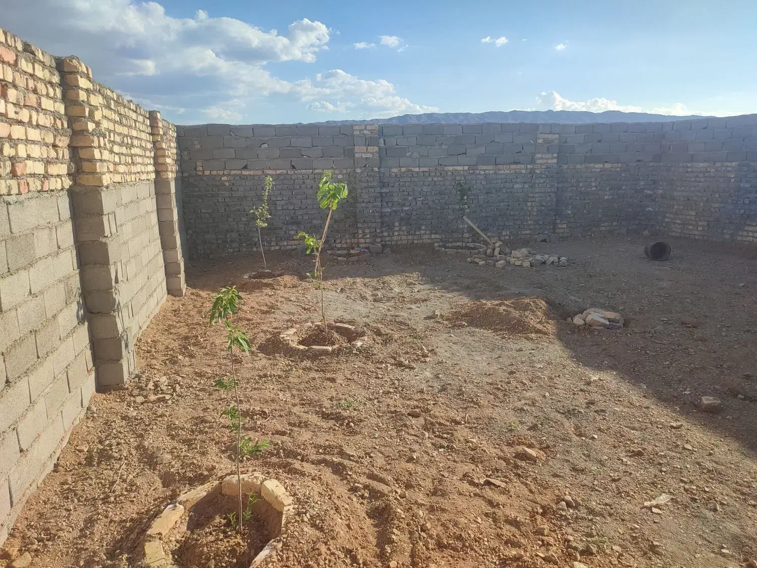 نورعلبیک ۱۱۲مترچهاردیواری