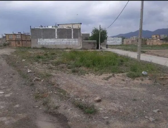 زمین ۱۵۰ متری