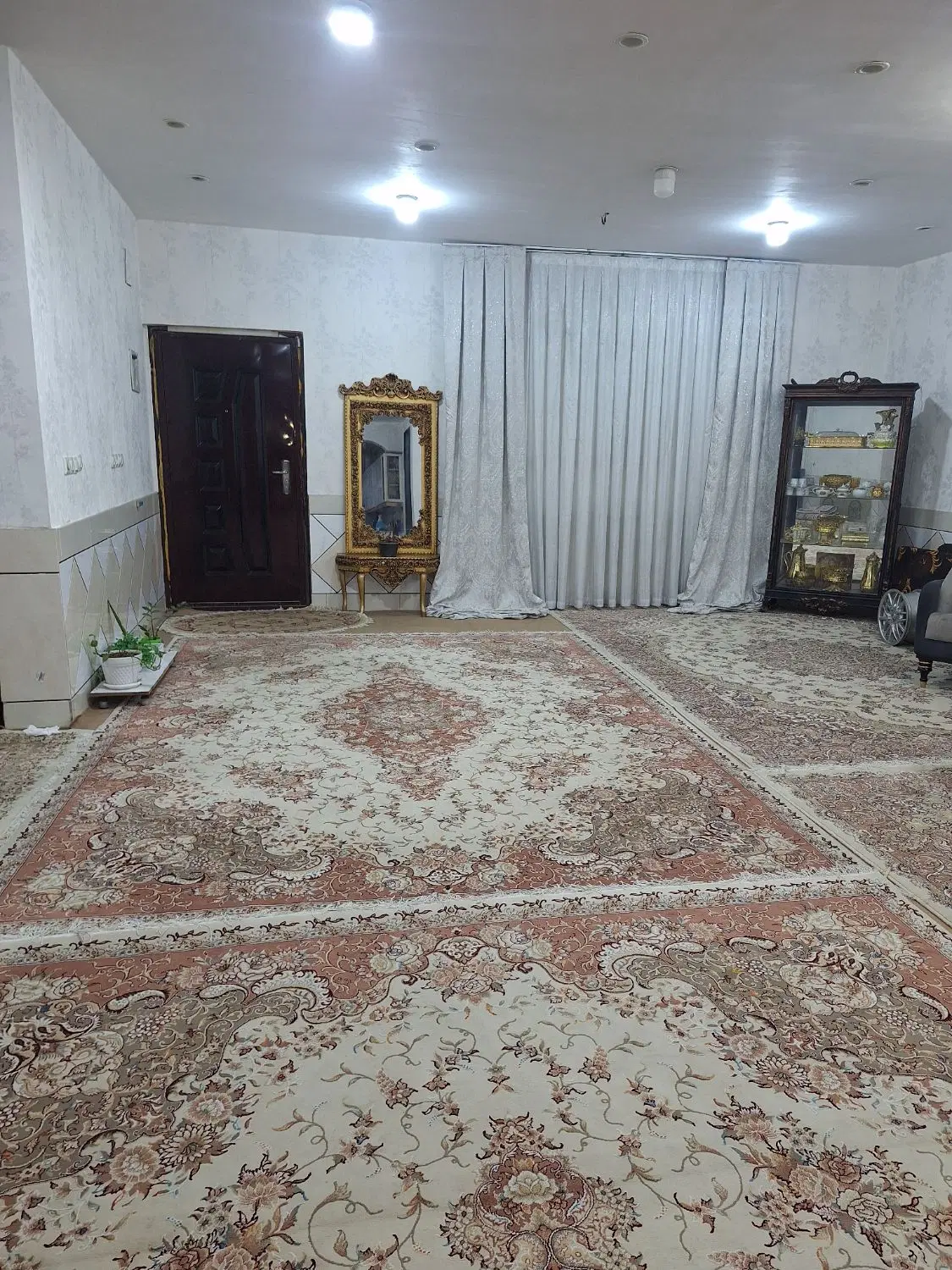 یک منزل طبقه بالا