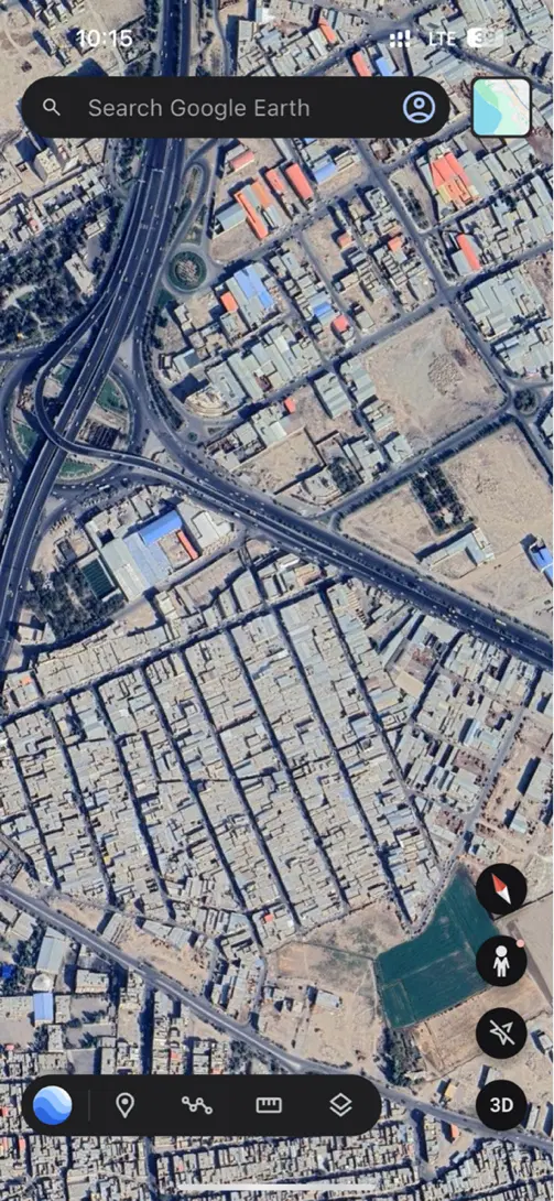 زمین دونبش بر جاده کاشان خ ۶۵متری و ۲۵متری