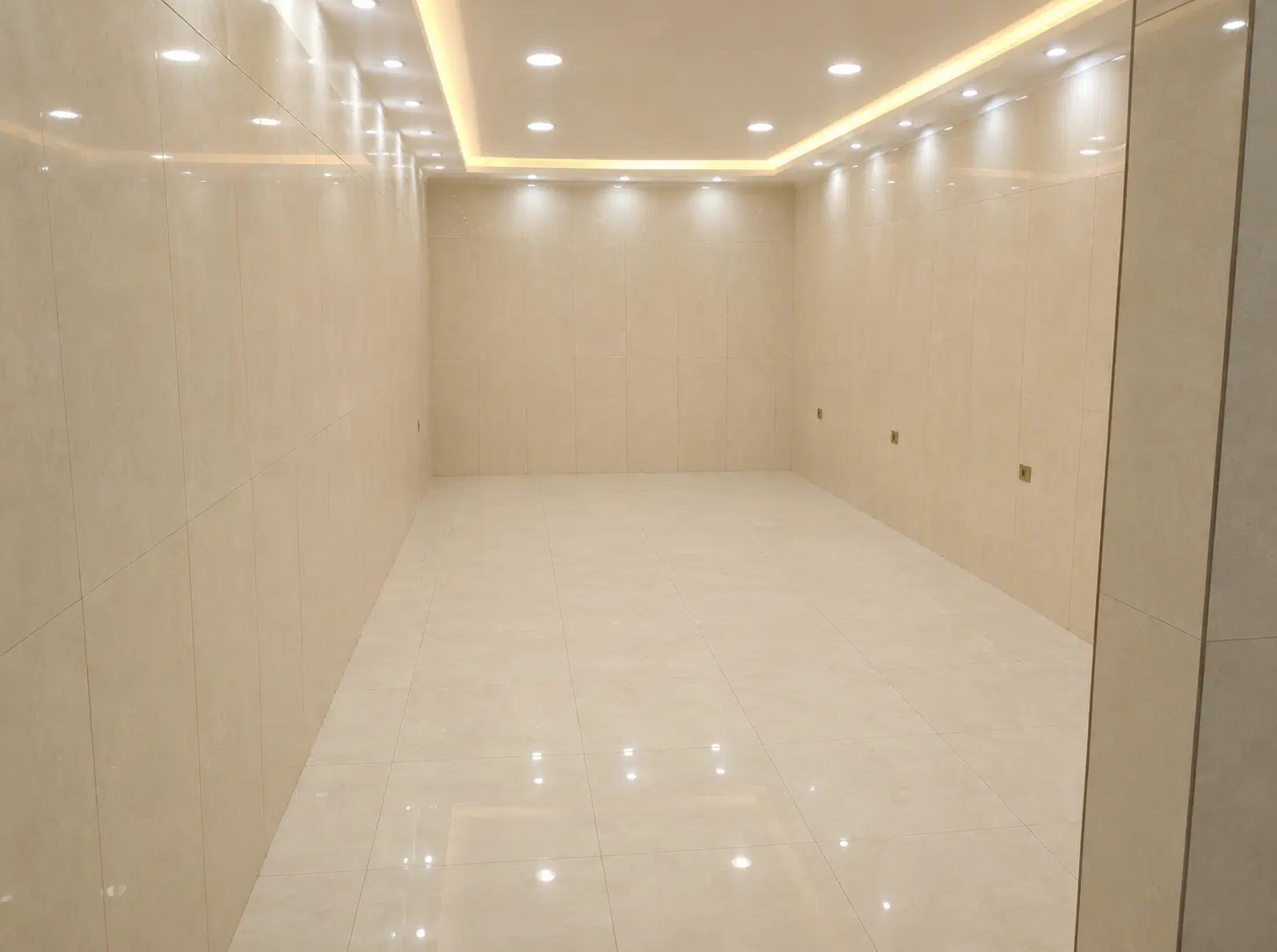 اجاره فضای ۴۵ متری مناسب ناخن و مژه وتتو