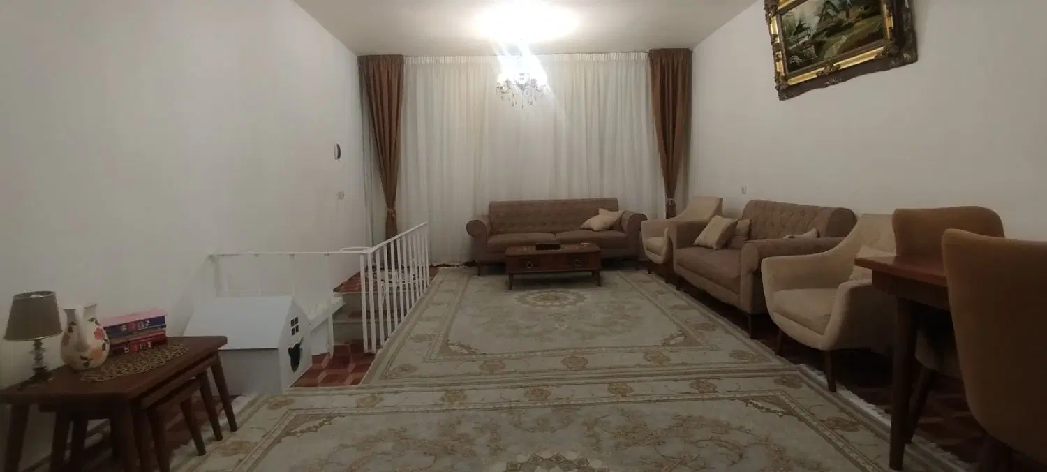 خانه دو طبقه در آخماقیه