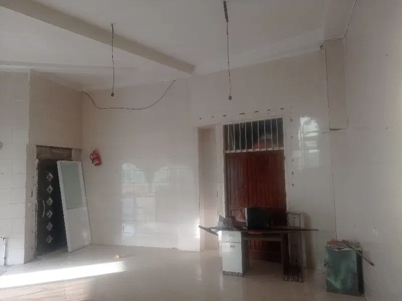 مغازه ۴۰ متری تمیز