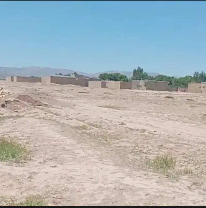 ۲۰۰ متر زمین مسکونی دو نبش