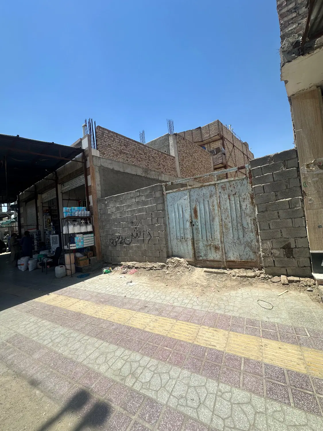 ۲۸۰متر زمین کلنگی در مکران