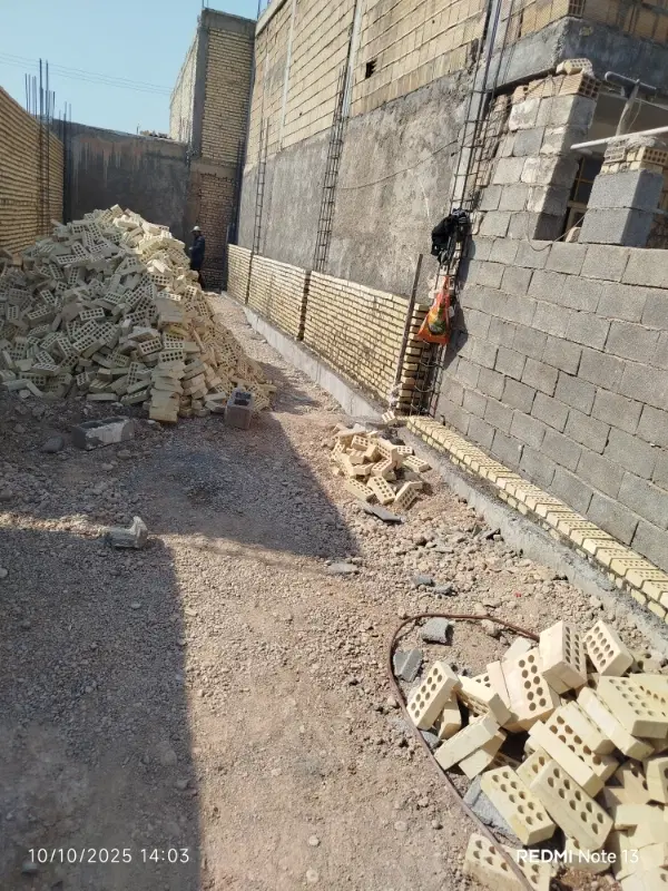 زمین نیمه ساز 92متری قلعه طوق سنجر