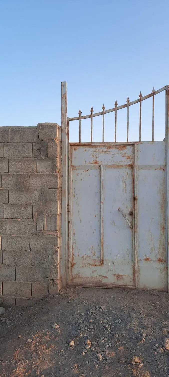 زمین ۲۰۰ متری در محوطه کارگاهی