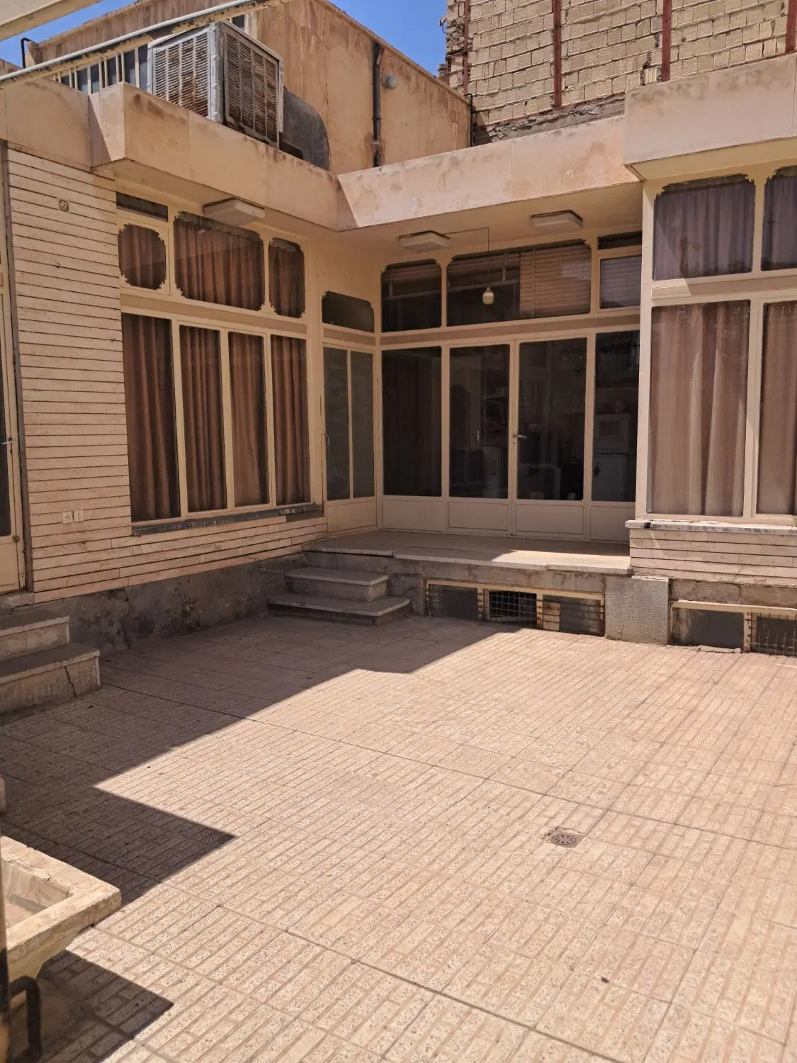 منزل ۱۲۰ متری چهارراه ابن سینا