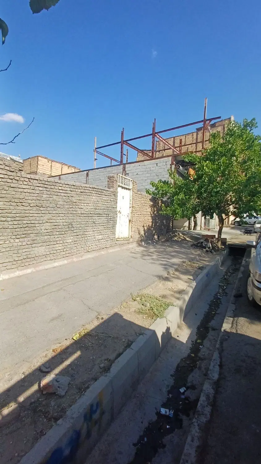 زمین حصار شده