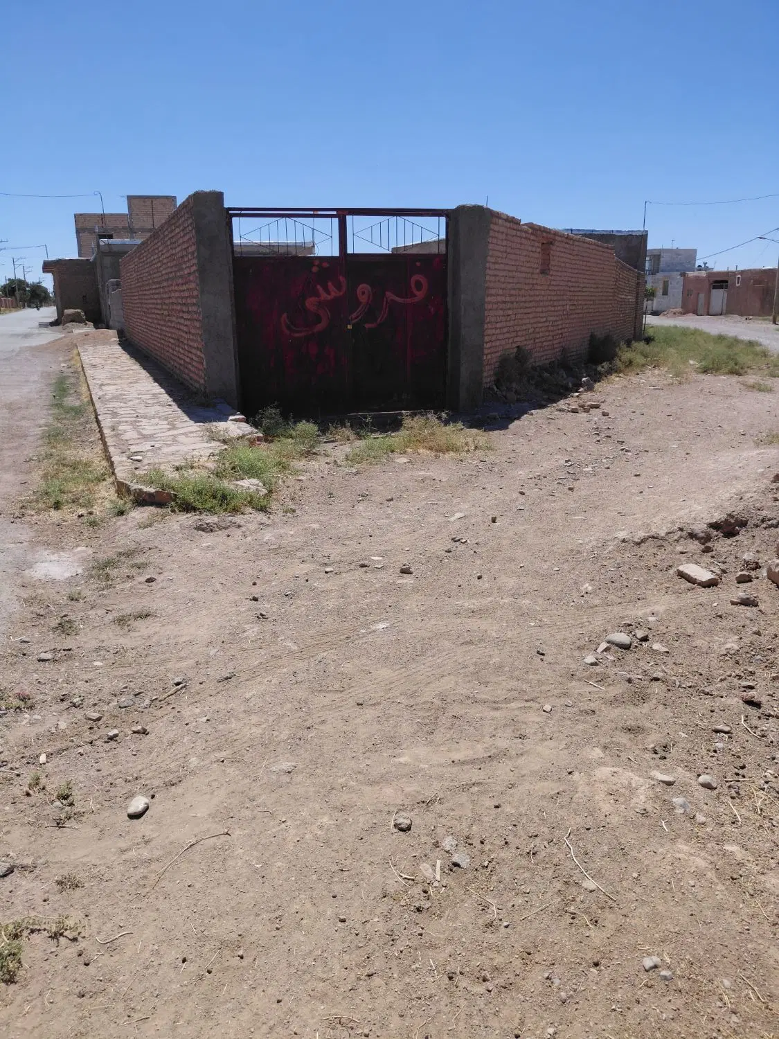 یک واحد خانه نیمه ساز