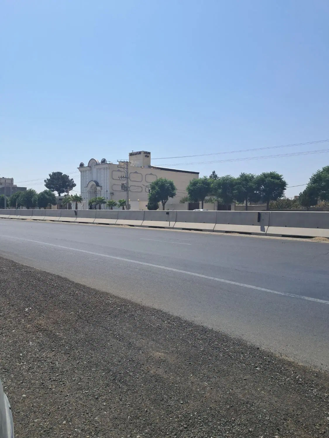 زمین ۷۵۰ متر بر جاده پیشوا ویلیس راه شریف