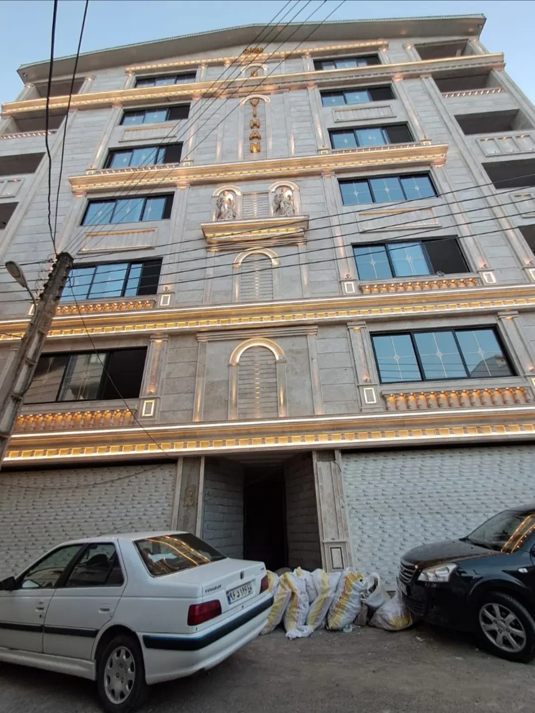 فروش آپارتمان واقع درجنب پاساژ ایده آل. اول بندر