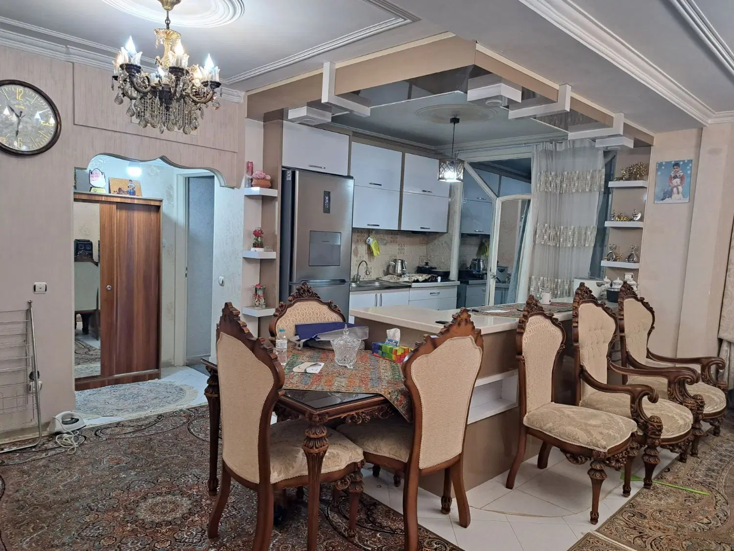 ۸۱متری دوخوابه آزادگان