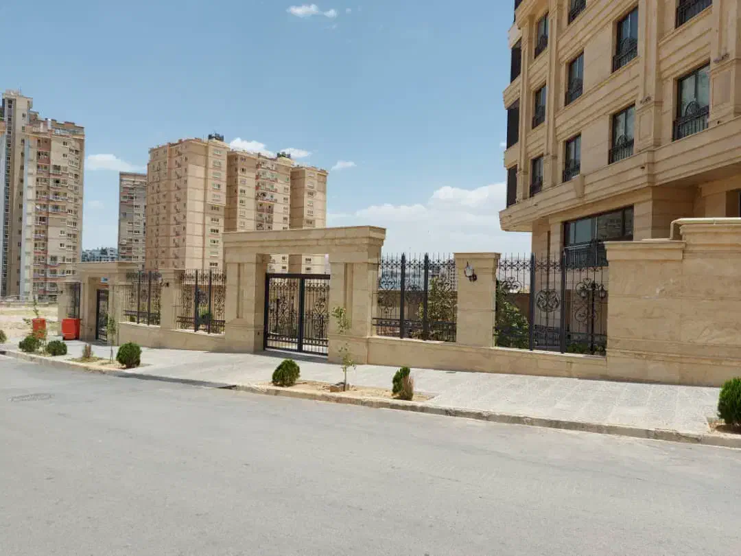 ملک تجاری اداری 350 متری  دوطبقه