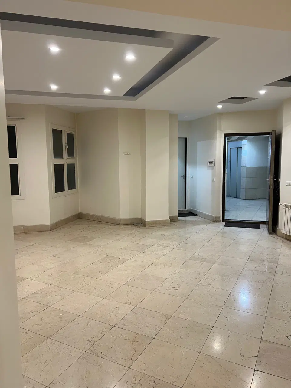 ۱۰۰متر اداری مسکونی میدان مادر ابتدای دانش اموز