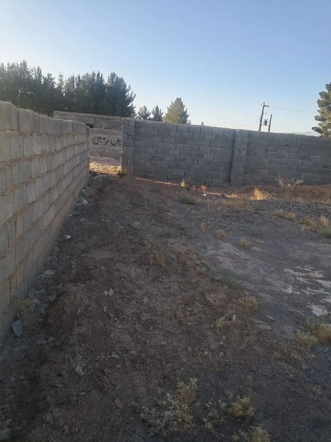 هشت قصب زمین مسکونی رو به رشد